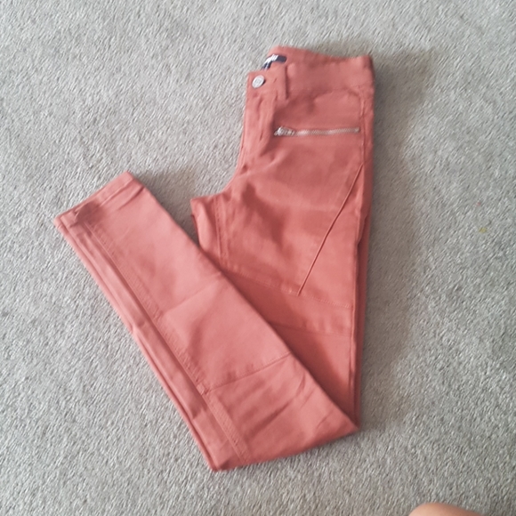 Skinny Pants - Picture 4 of 4